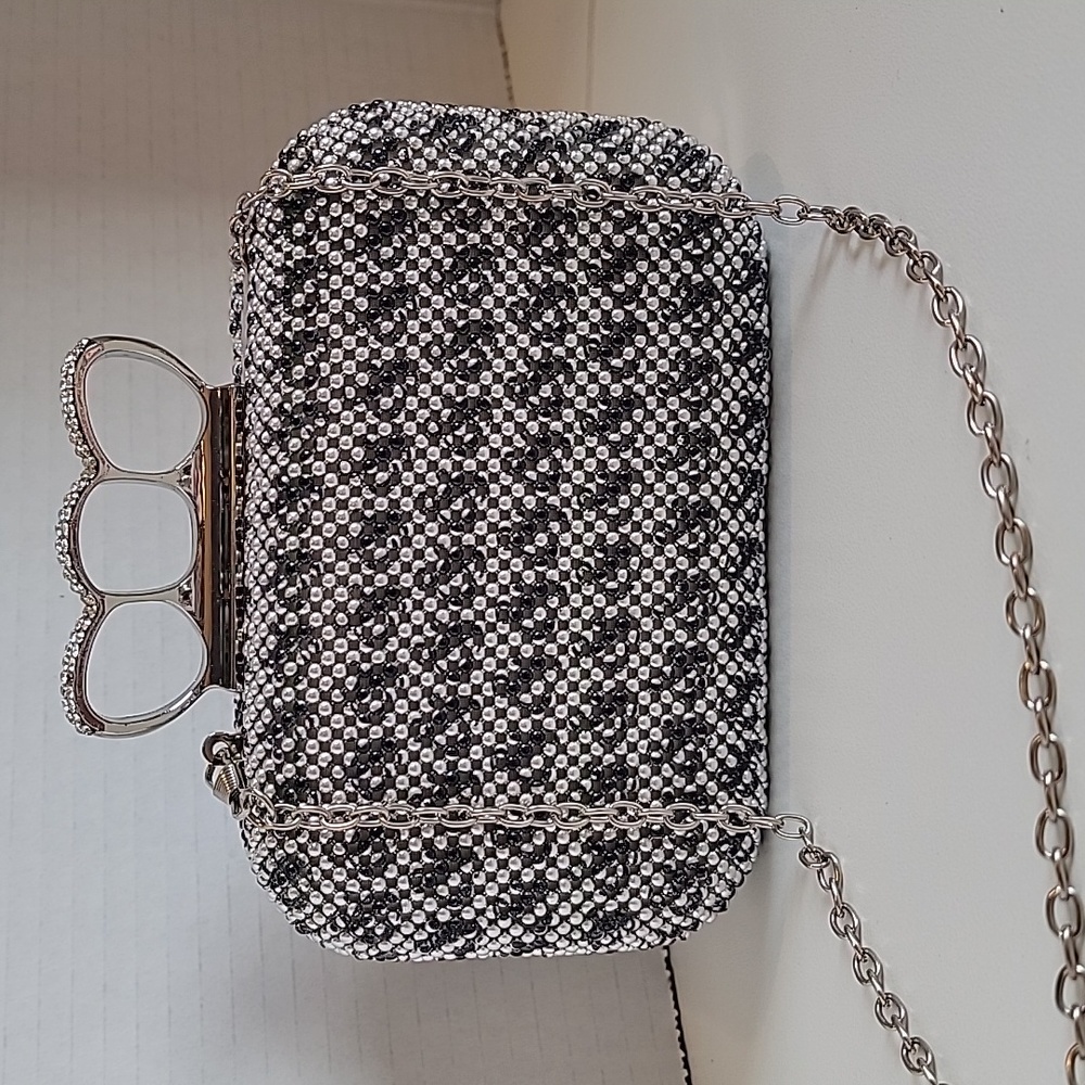 Vintage style beaded evening bag, knuckle closure, black and silver